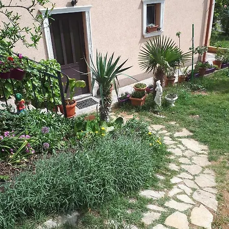 Apartment Dijana *